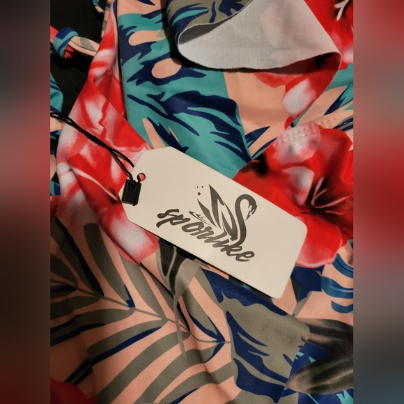 Women's Floral one-piece Swimsuit with ruffled plunging neckline size XL - Picture 8 of 13